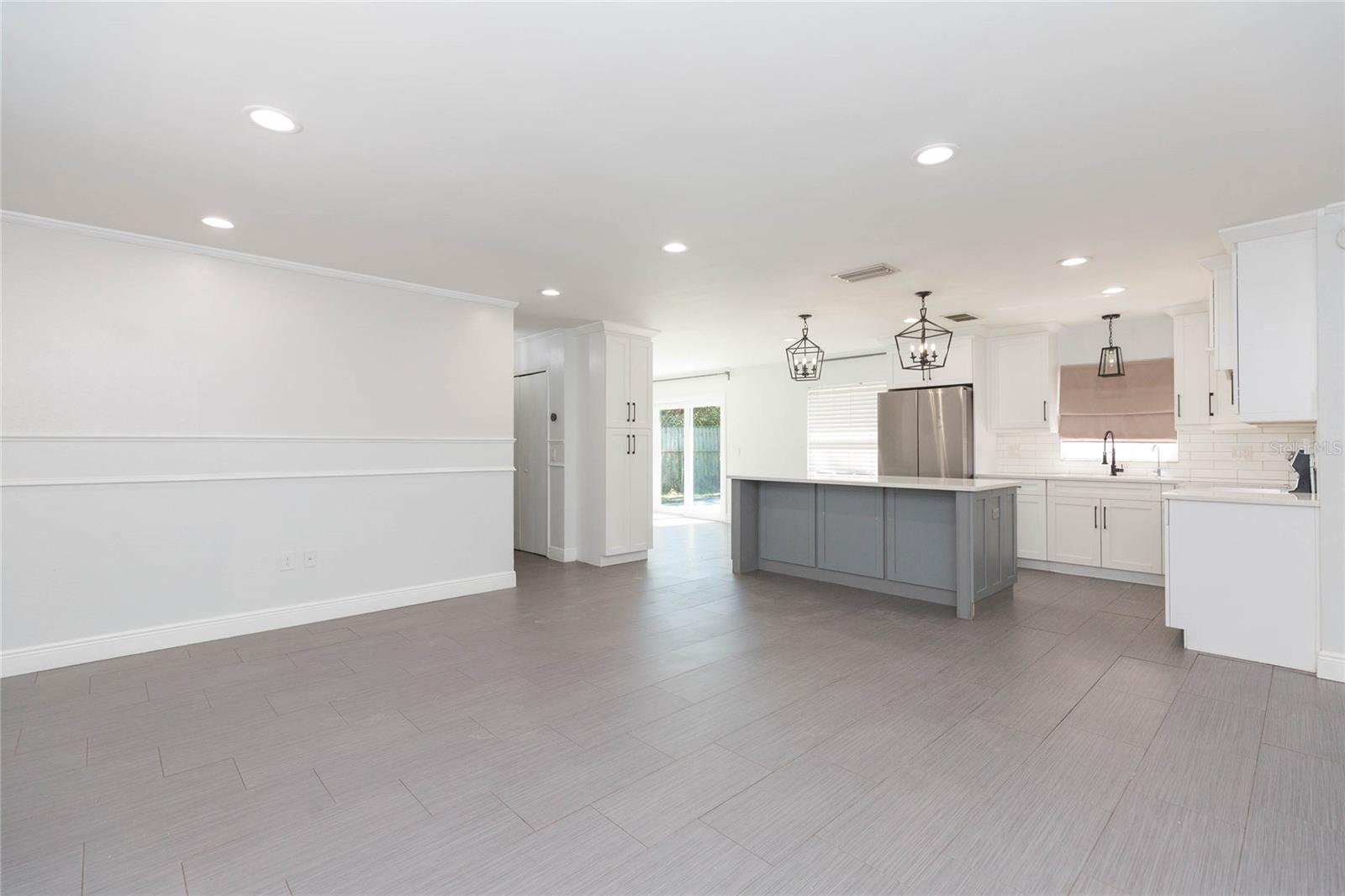 2307 LINCOLN CT — photo 7