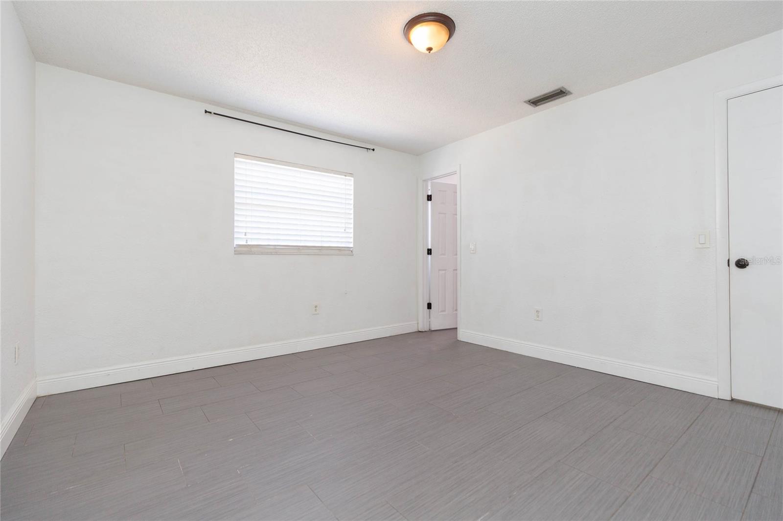 2307 LINCOLN CT — photo 23