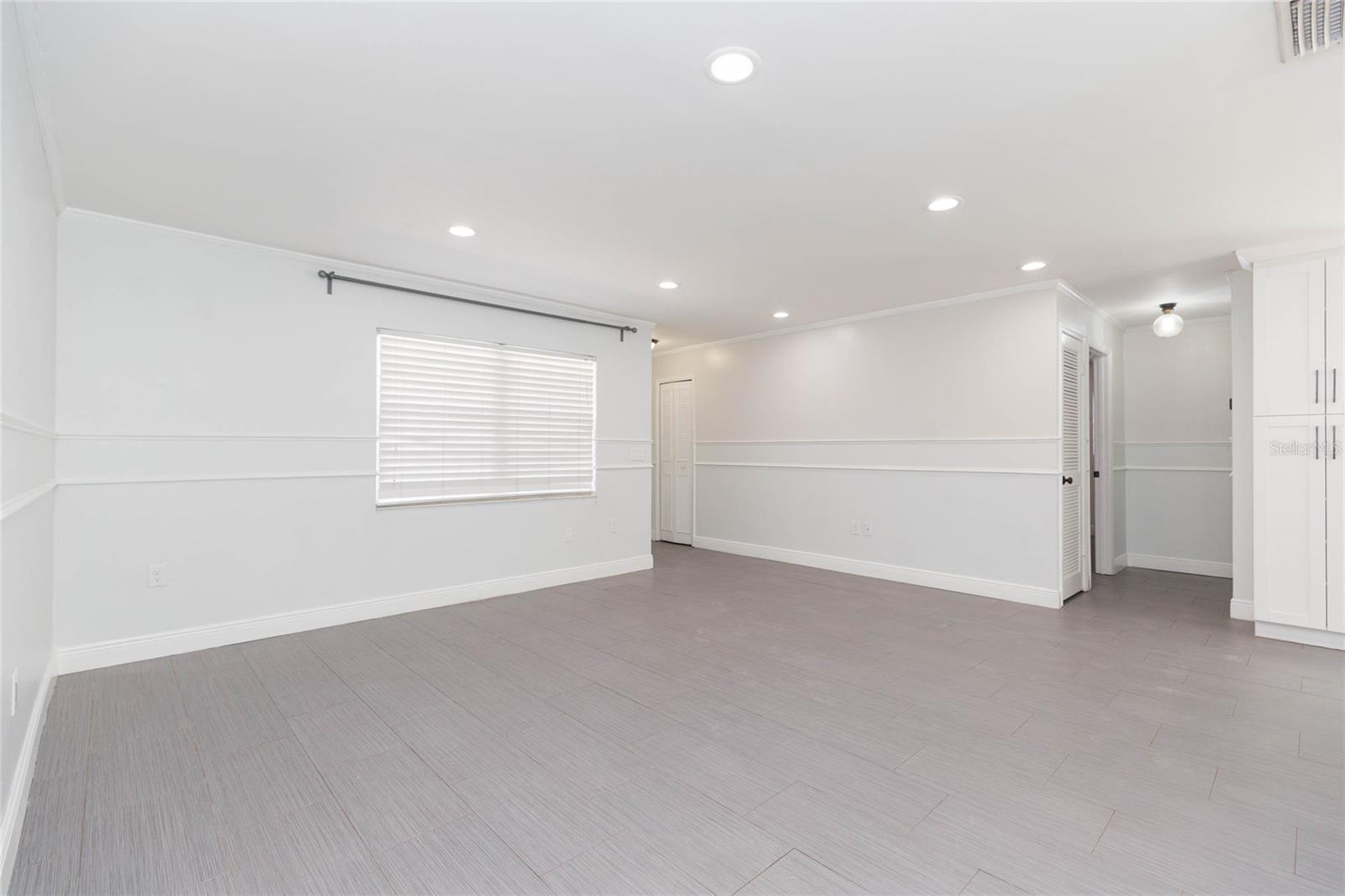 2307 LINCOLN CT — photo 6
