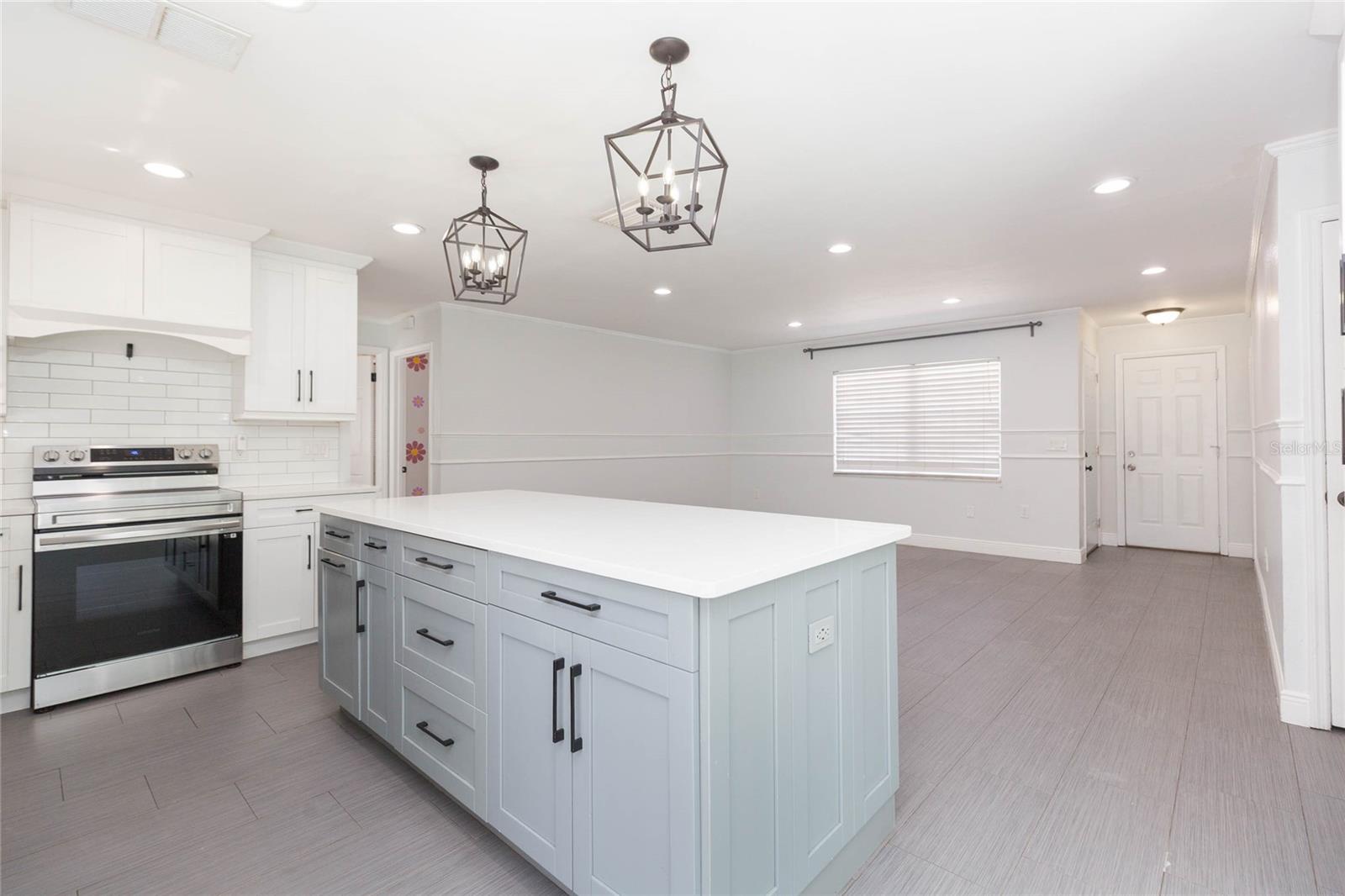 2307 LINCOLN CT — photo 12