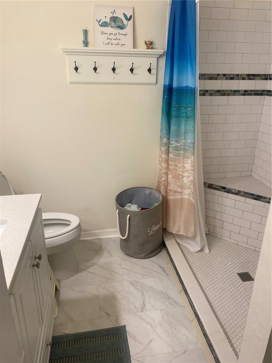 2512 LANCASTER DR #2512 — photo 11