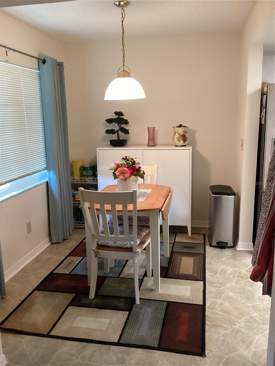 2512 LANCASTER DR #2512 — photo 6