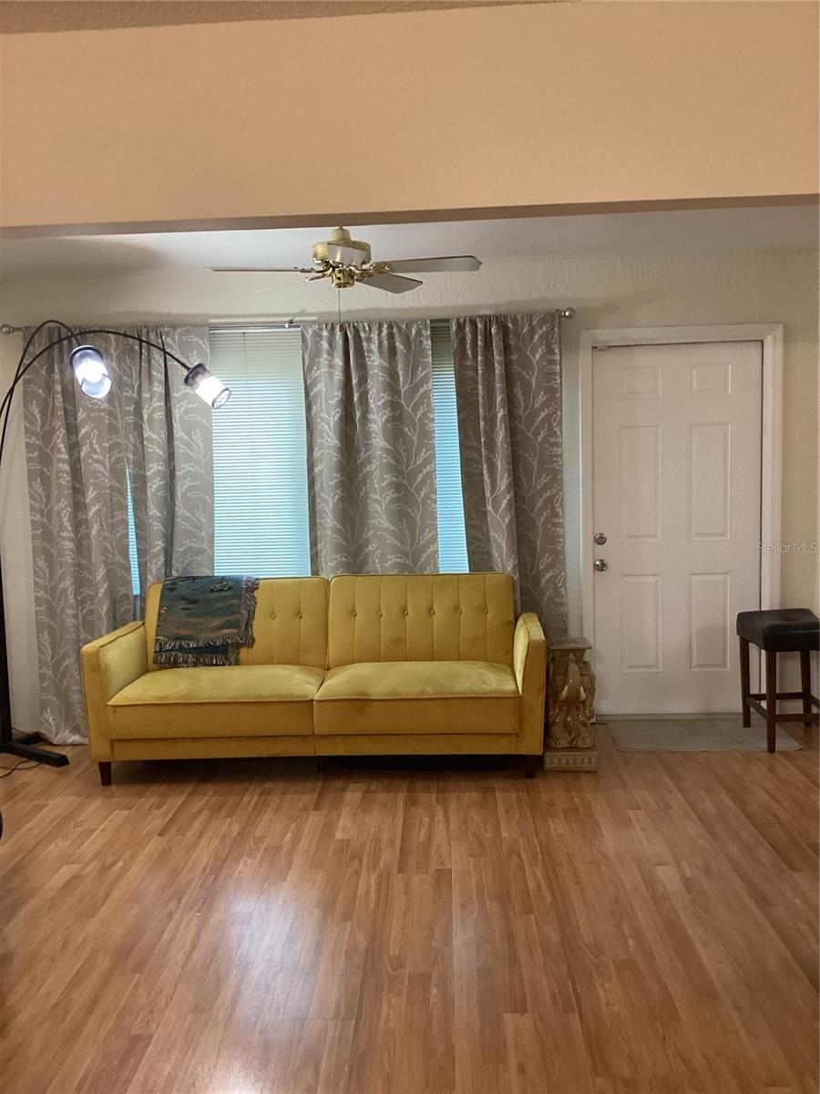 2512 LANCASTER DR #2512 — photo 10
