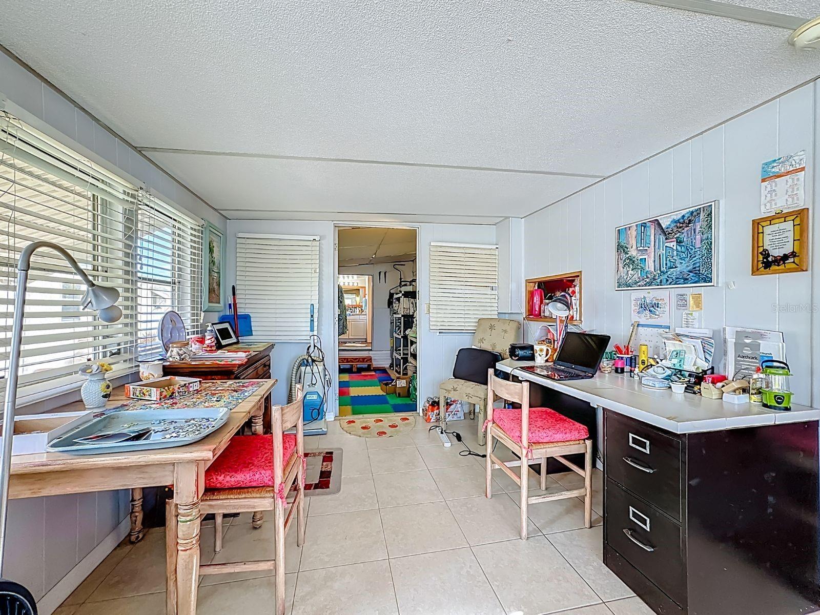 411 TROPIC DR W — photo 5