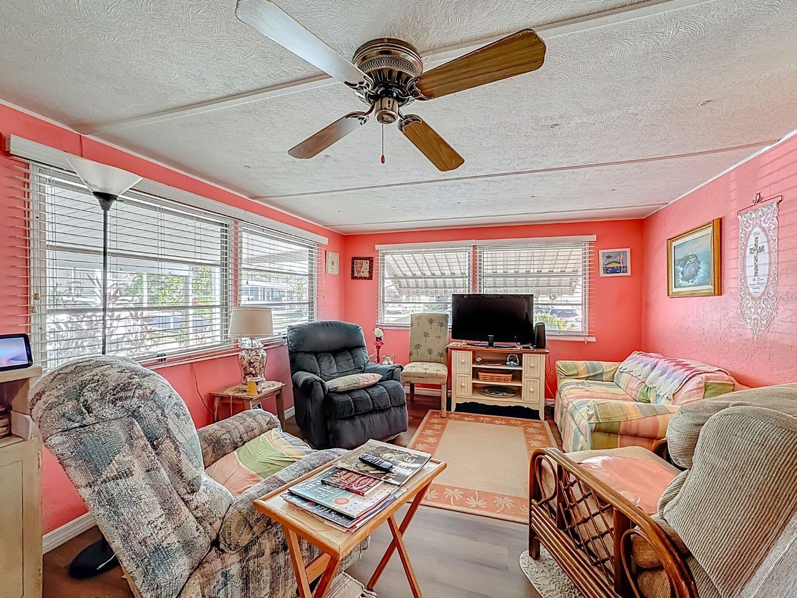 411 TROPIC DR W — photo 9