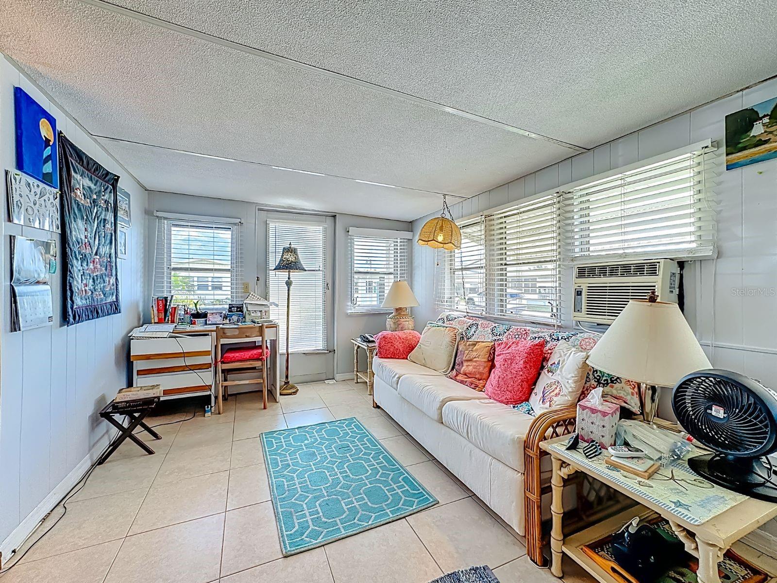 411 TROPIC DR W — photo 4