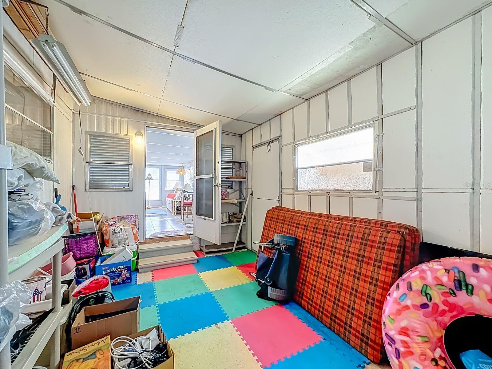 411 TROPIC DR W — photo 22