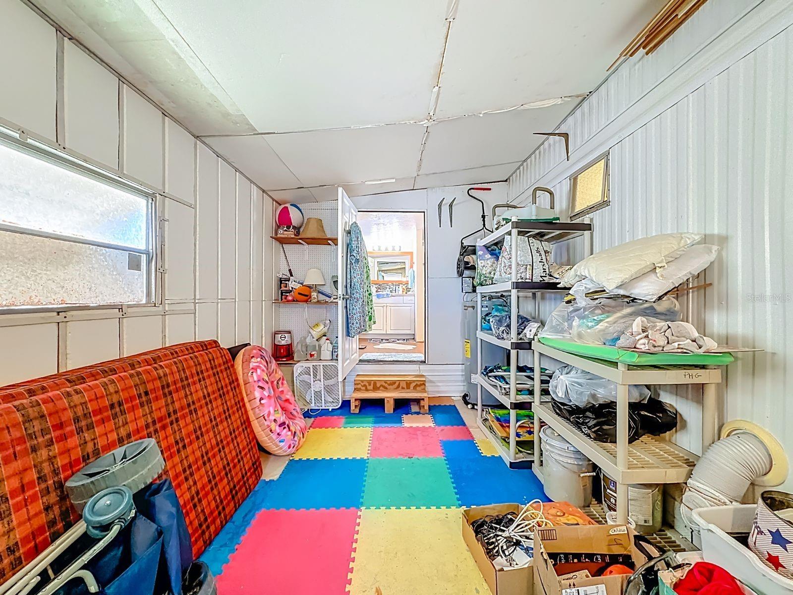 411 TROPIC DR W — photo 23