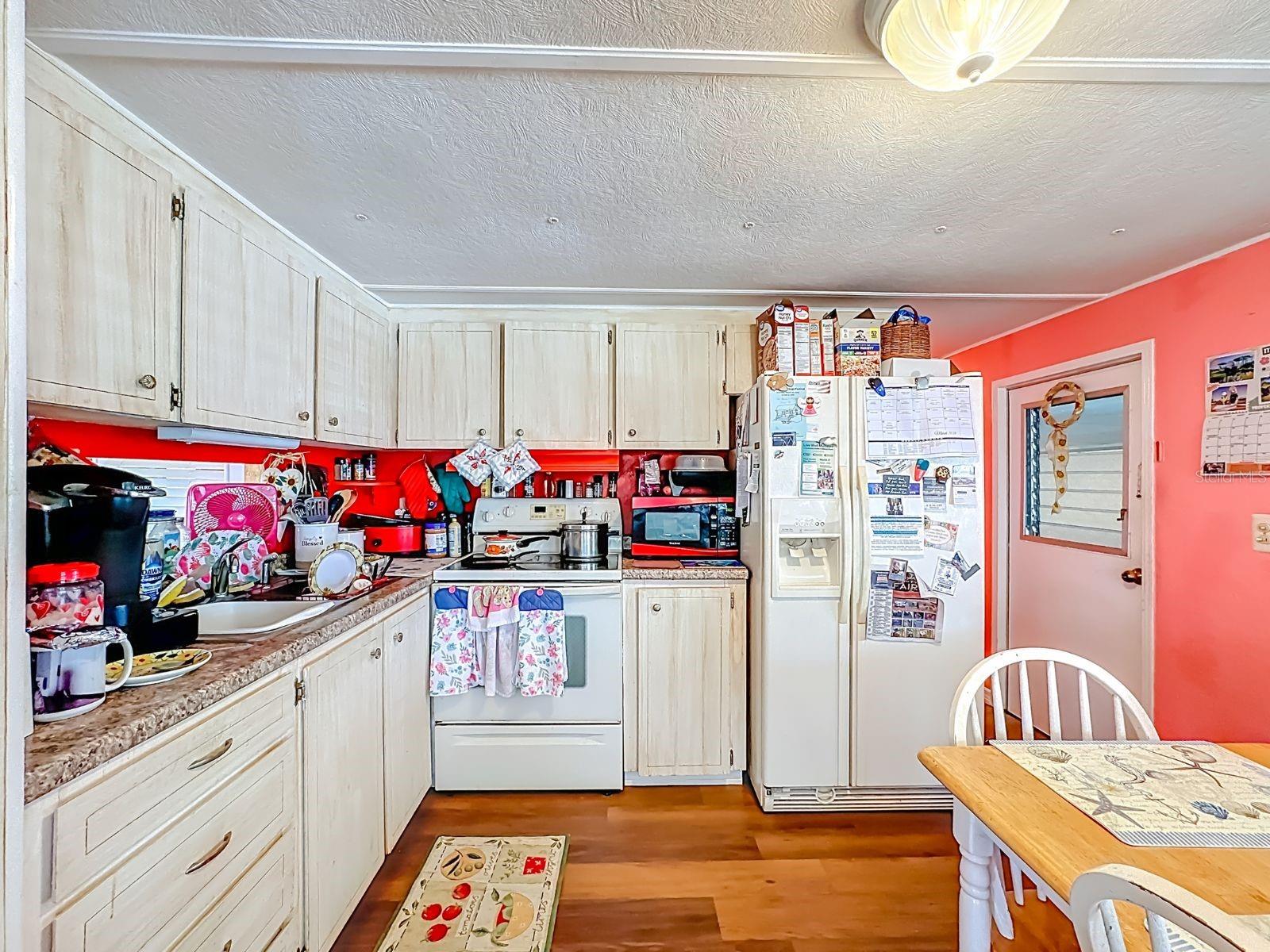 411 TROPIC DR W — photo 10