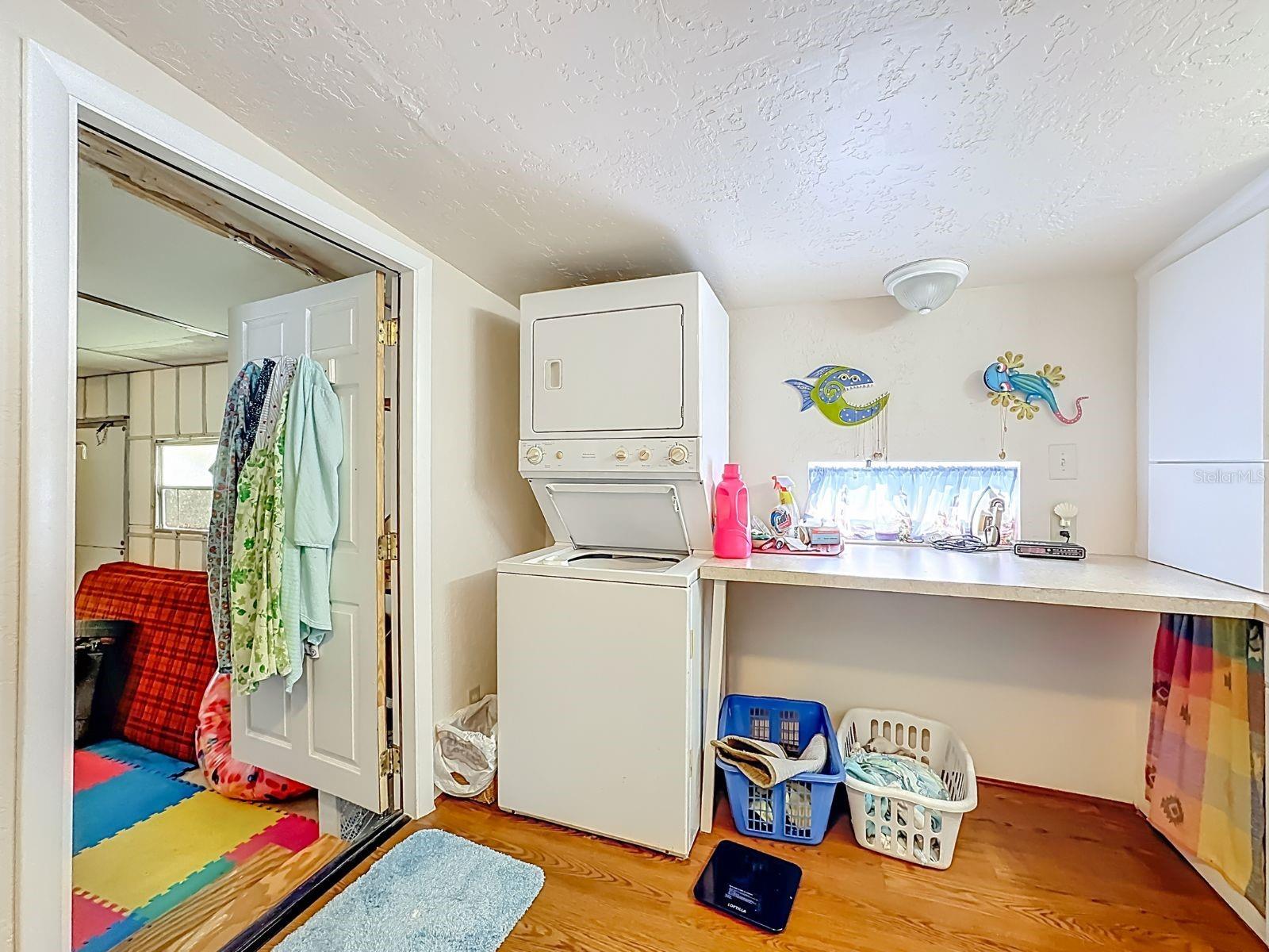 411 TROPIC DR W — photo 21