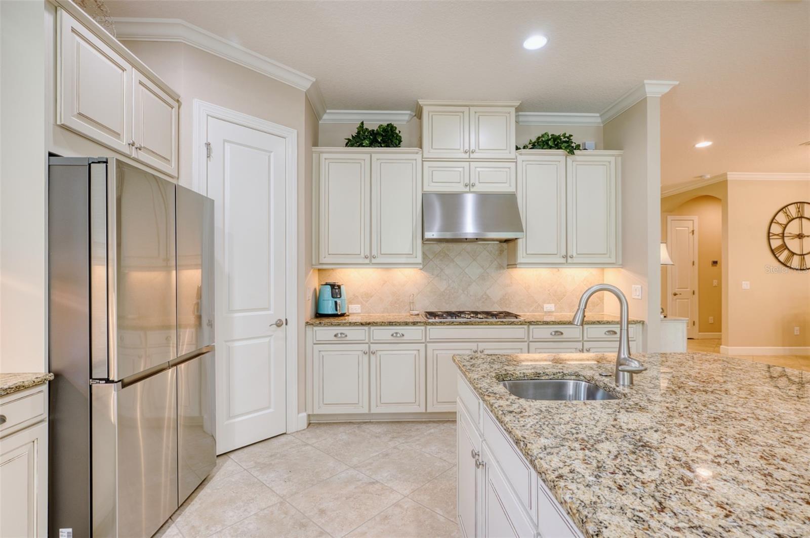 10107 WICKER PARK PL — photo 39