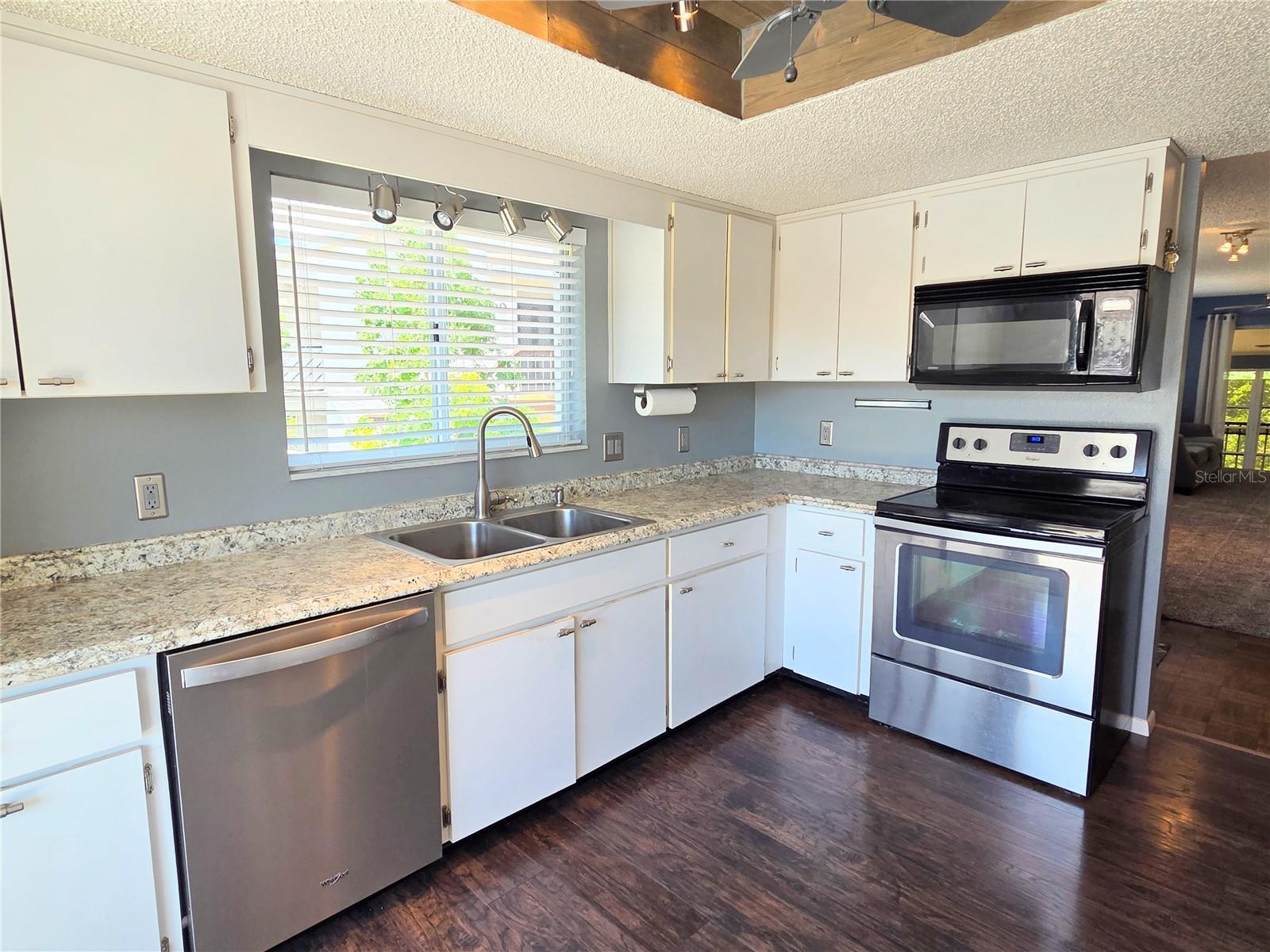 12404 EAGLESWOOD DR #C — photo 3