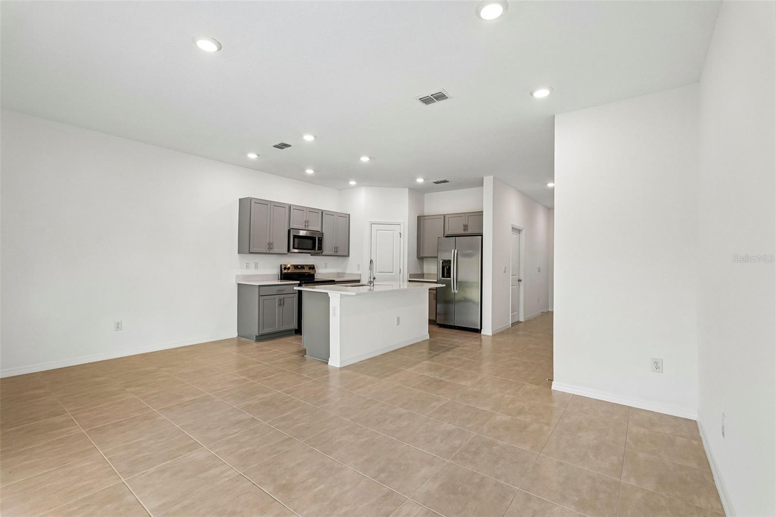7155 GRAND FOREST WAY — photo 8