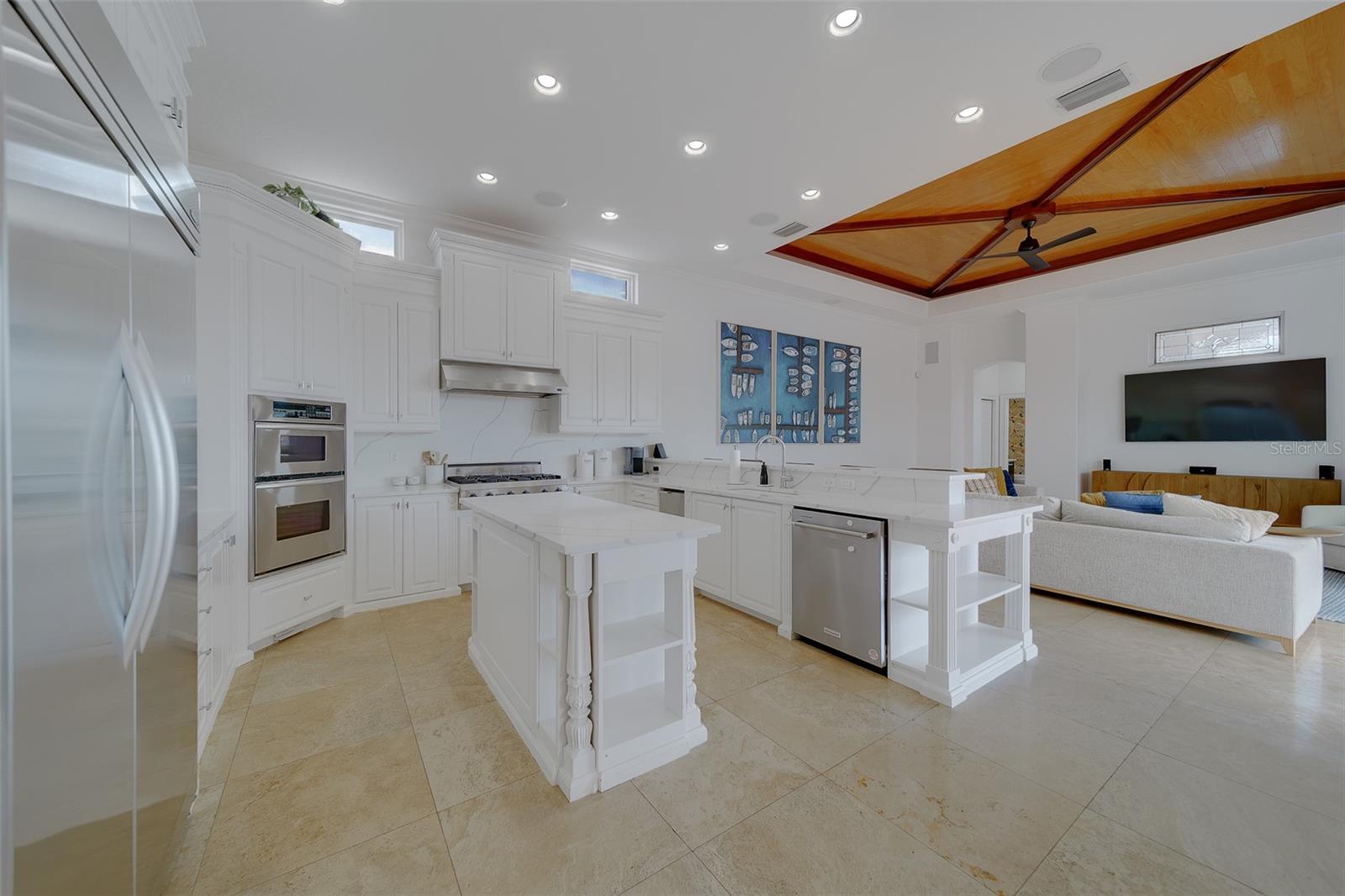 824 ISLAND WAY — photo 40