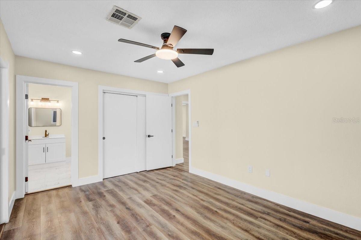 2201 RIVERVIEW BLVD — photo 27
