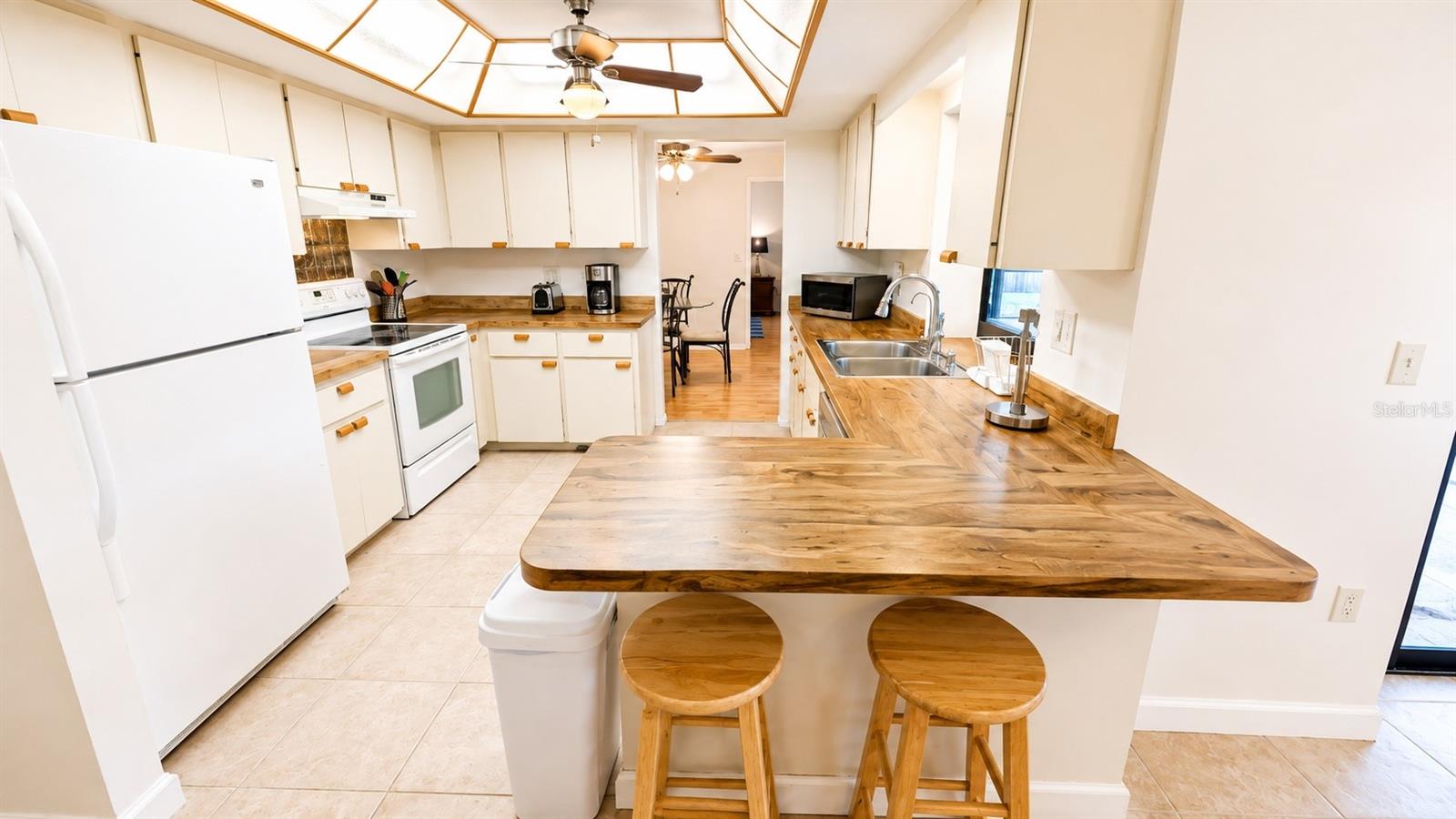 1526 GEORGETOWNE LN — photo 4