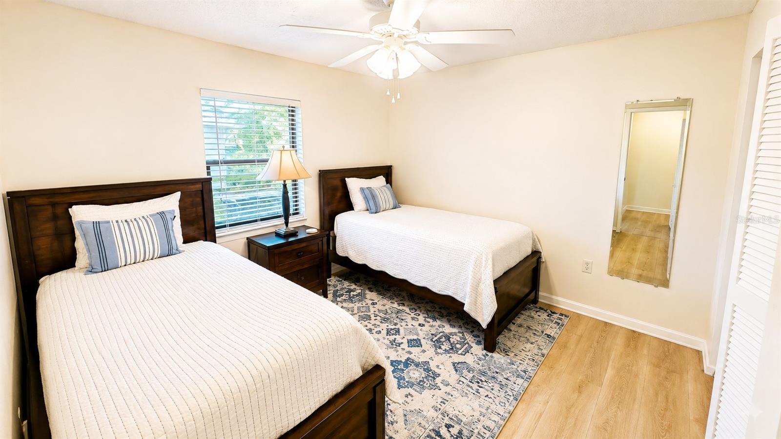 1526 GEORGETOWNE LN — photo 25