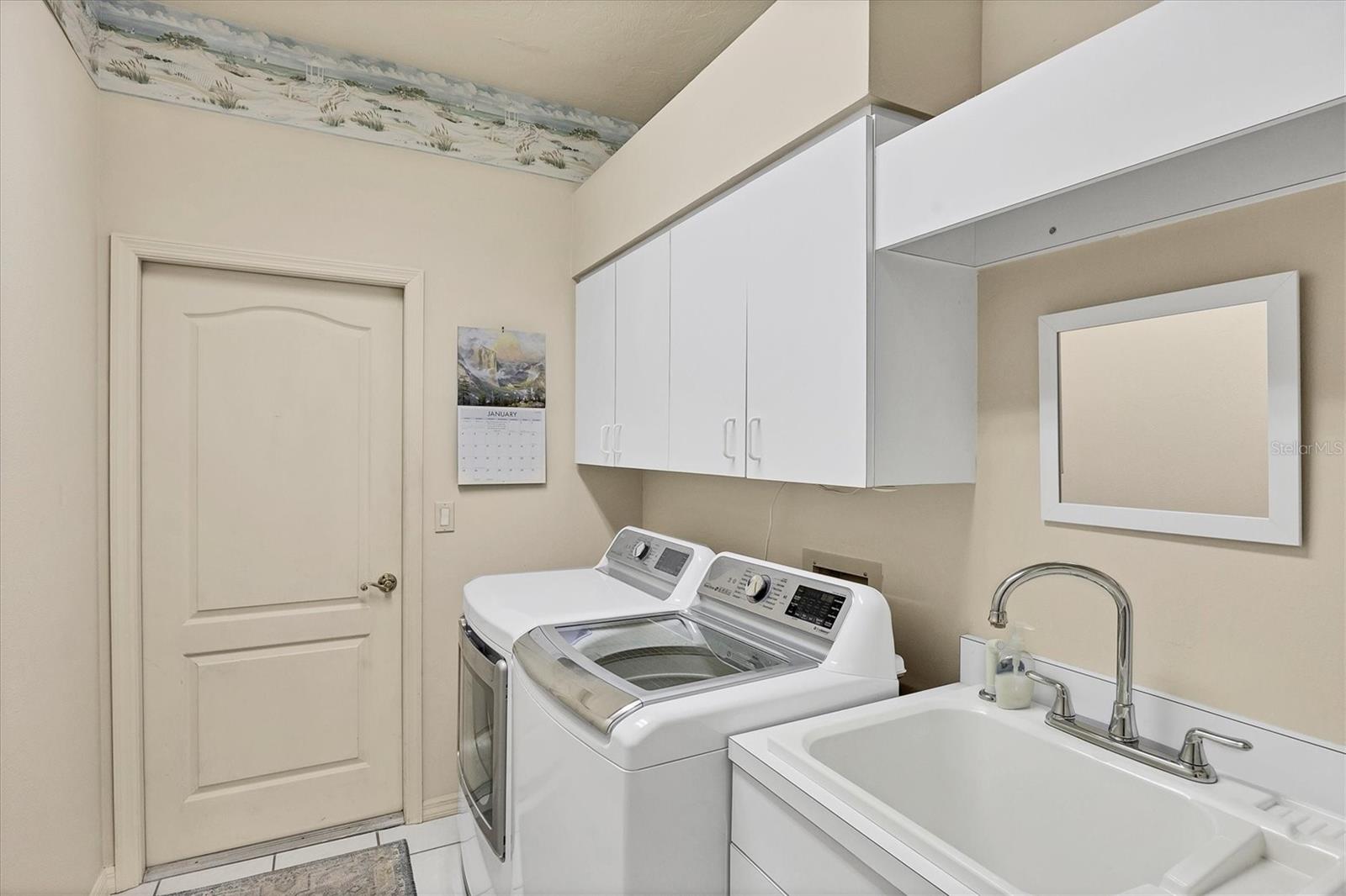 8684 WOODBRIAR DR — photo 23
