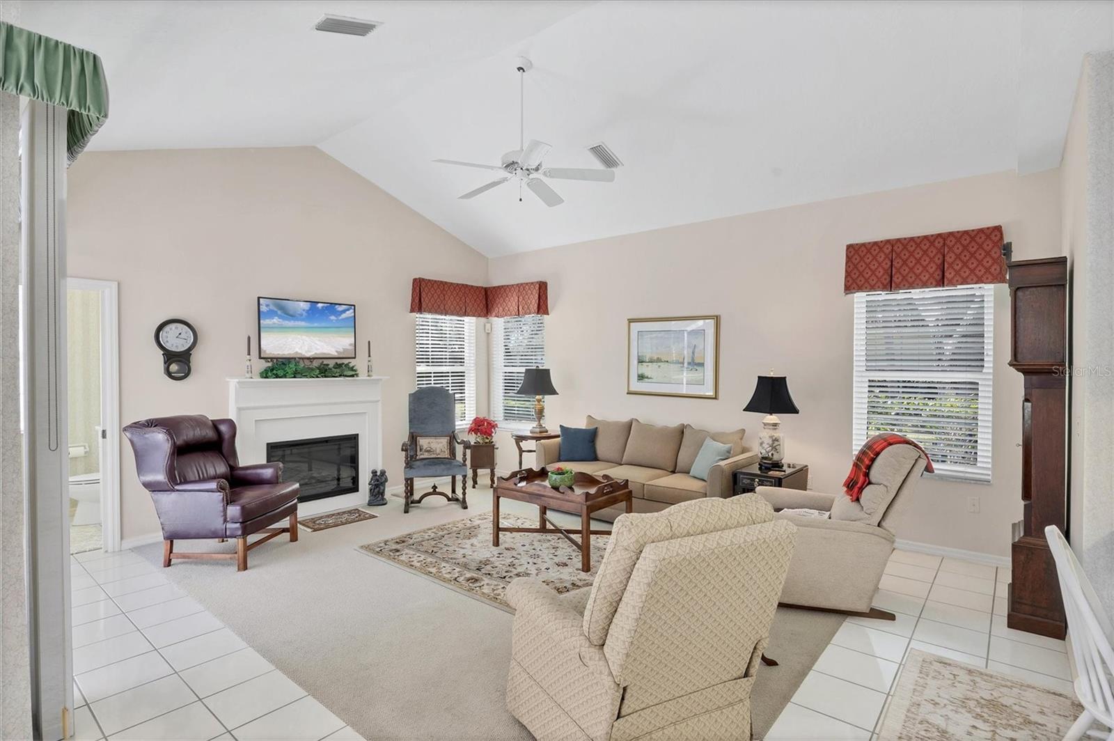 8684 WOODBRIAR DR — photo 4