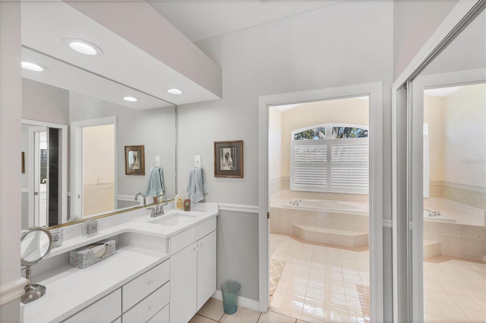 8684 WOODBRIAR DR — photo 14