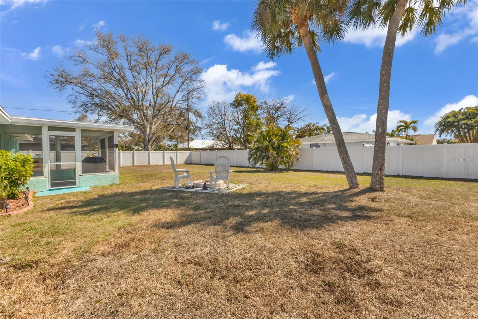 960 DARWIN RD — photo 28