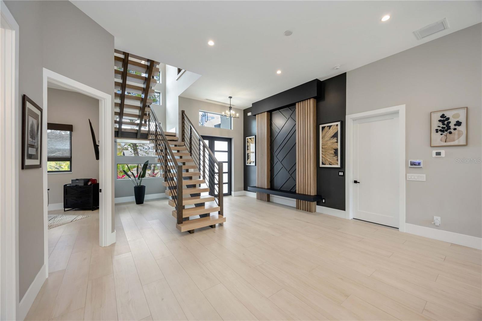 2314 PROSPECT ST — photo 3
