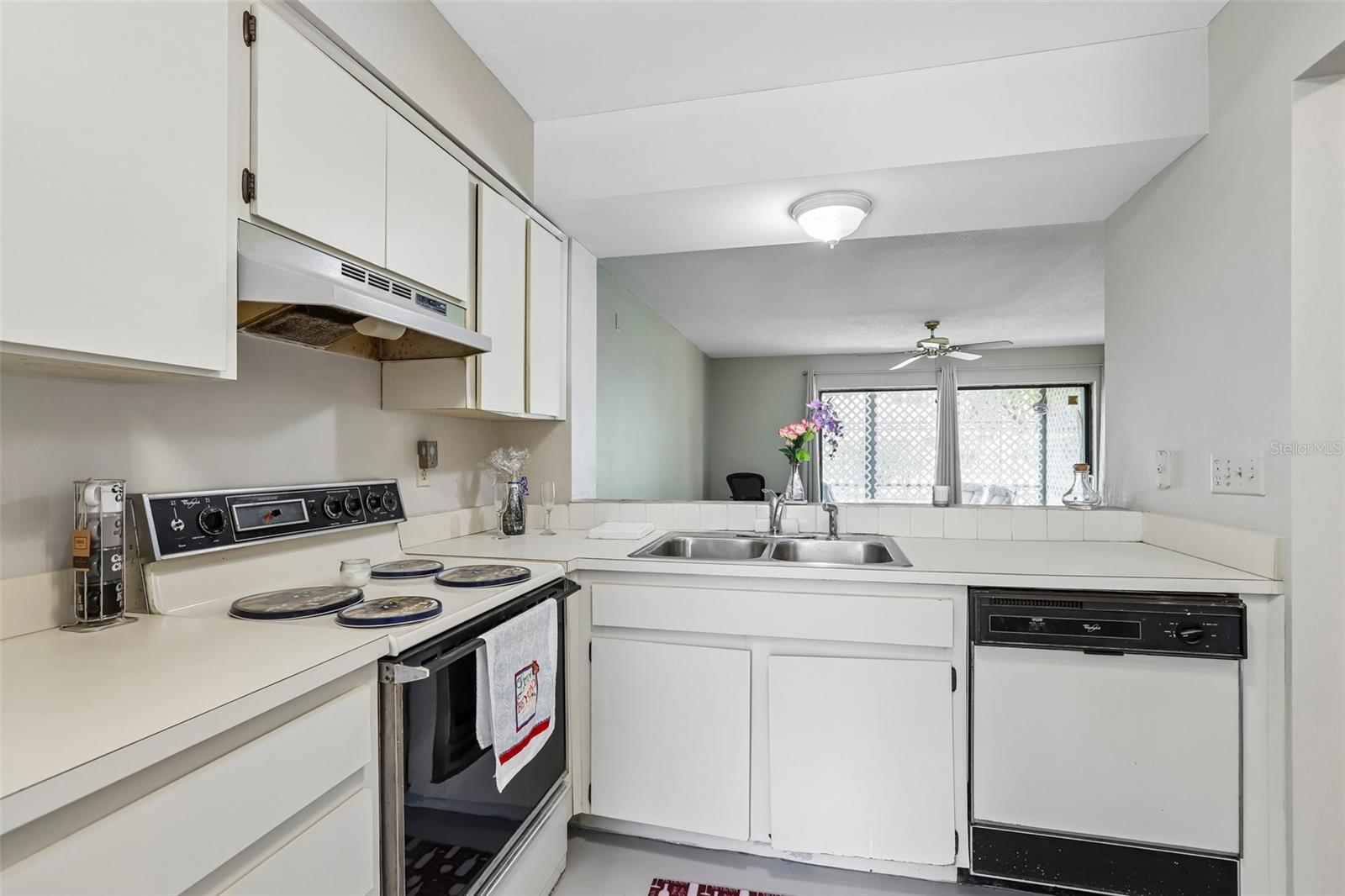 8419 LAURELON PL — photo 17