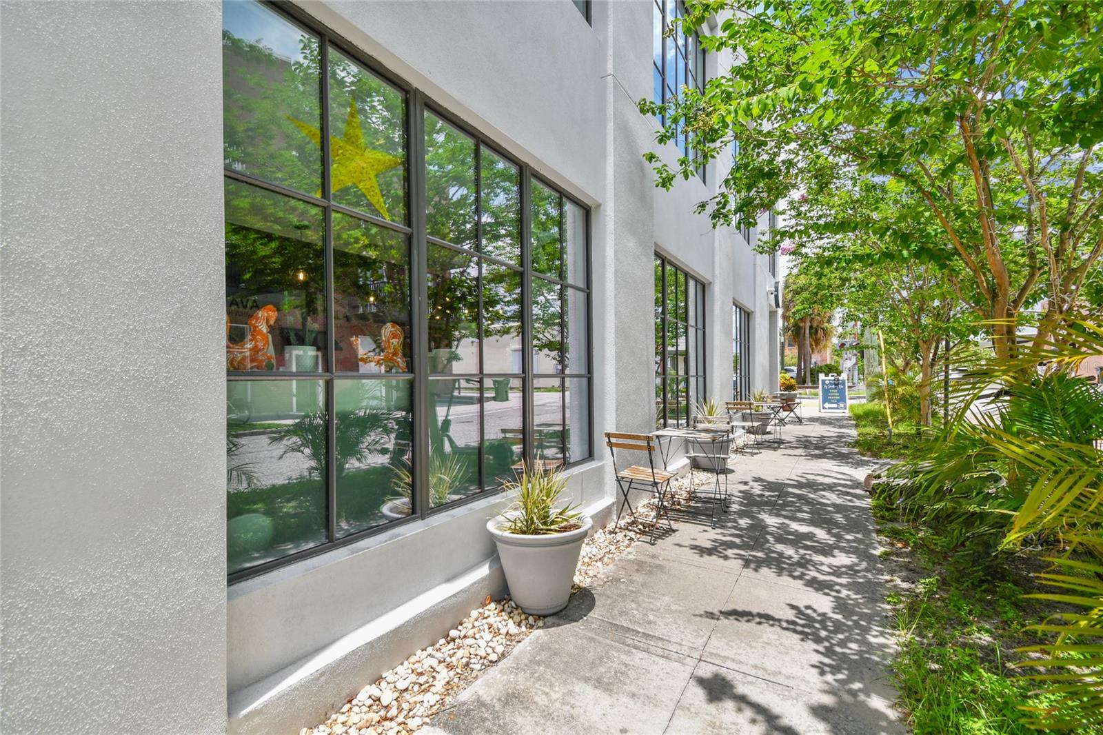 1919 E 6TH AVE — photo 3