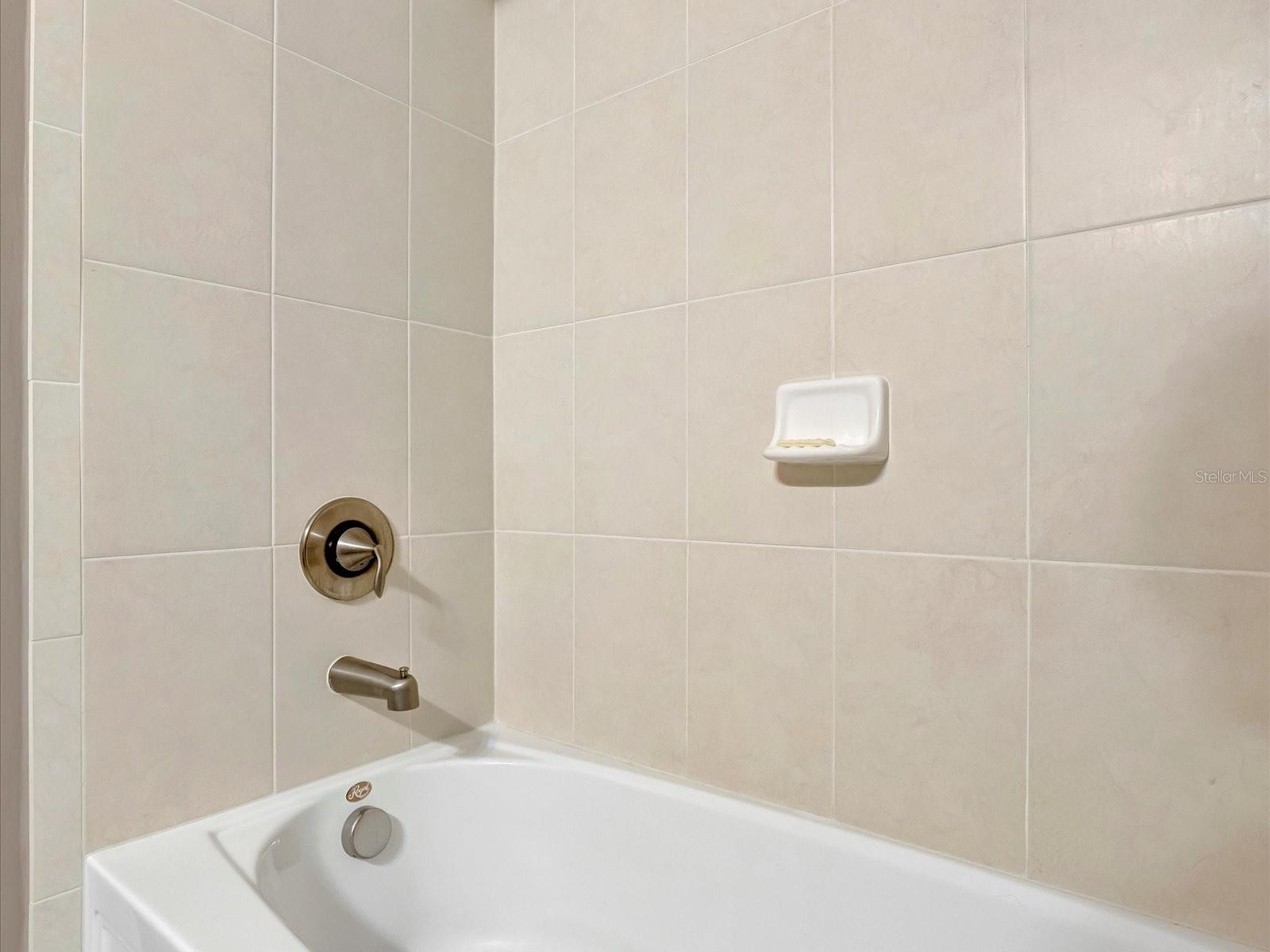 5009 LAKE OVERLOOK AVE — photo 35