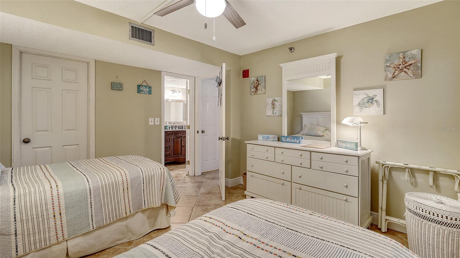 1001 BENJAMIN FRANKLIN DR #110 — photo 29
