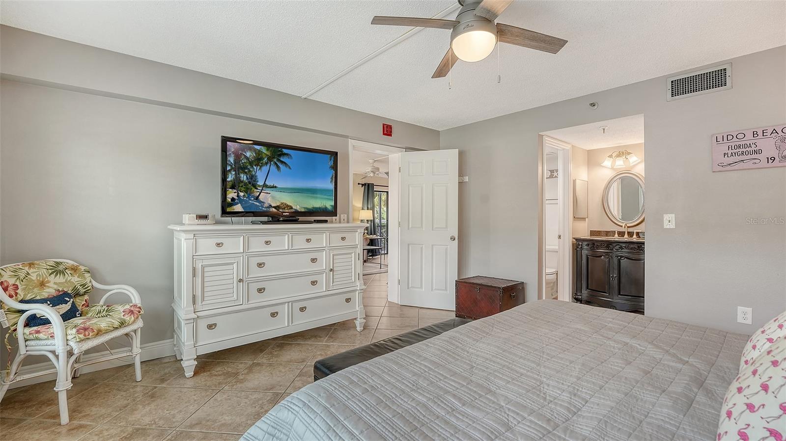 1001 BENJAMIN FRANKLIN DR #110 — photo 23