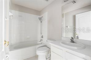 10039 CREEK BLUFF DR — photo 13