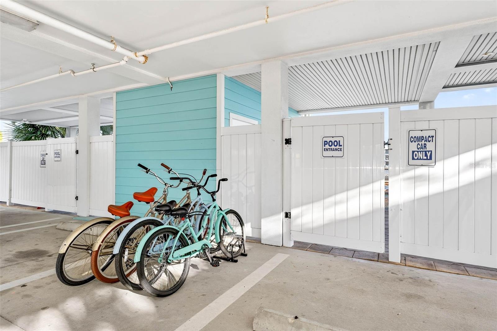 255 104TH AVE — photo 40