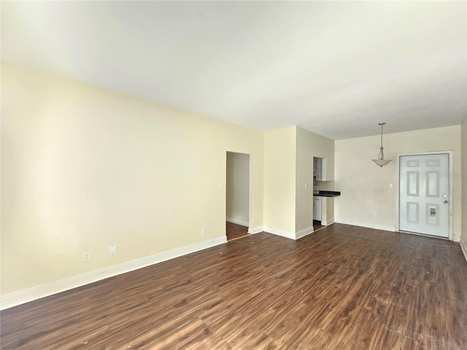 7611 PAULA DR #5 — photo 4