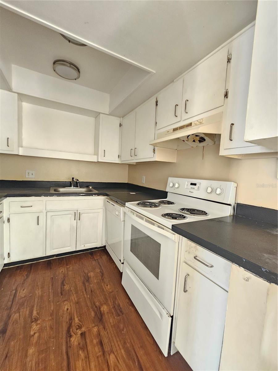 7611 PAULA DR #5 — photo 6