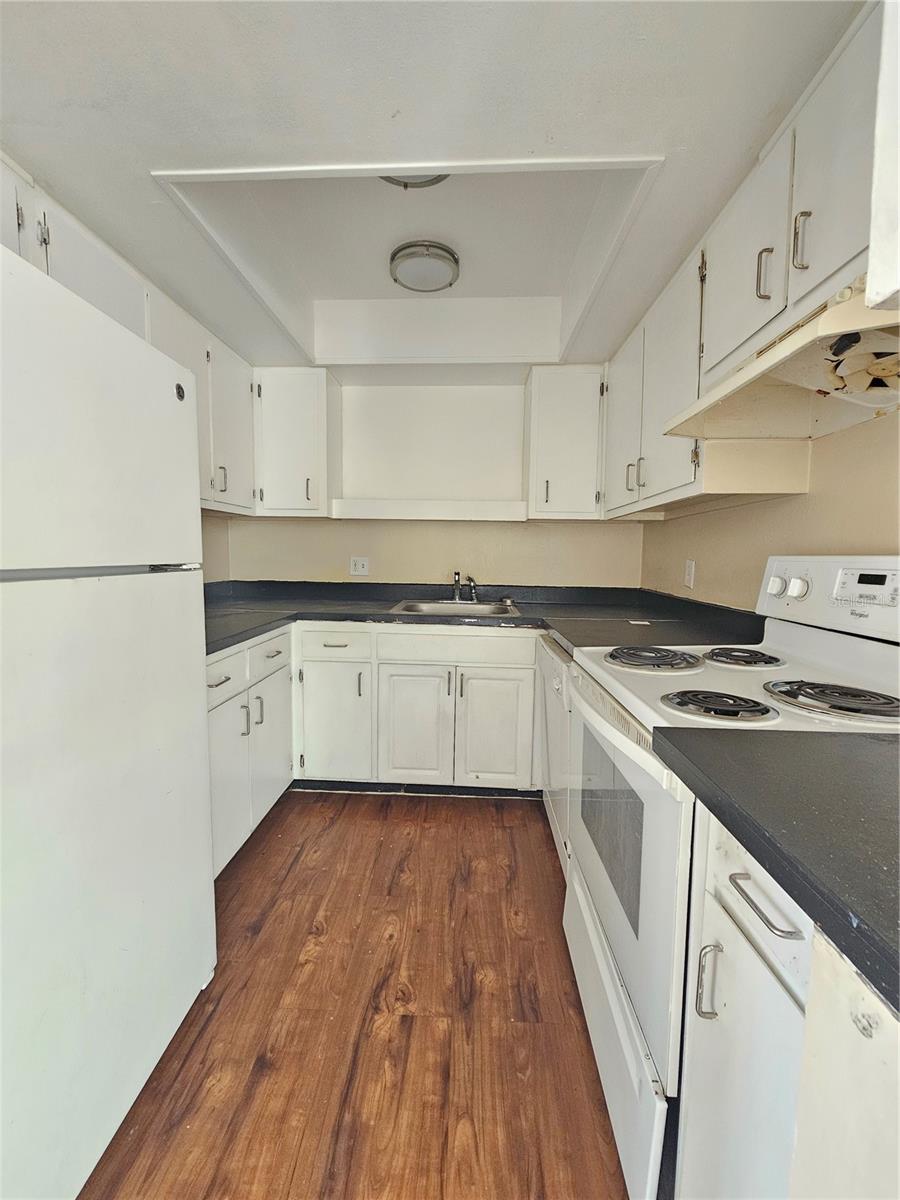 7611 PAULA DR #5 — photo 5