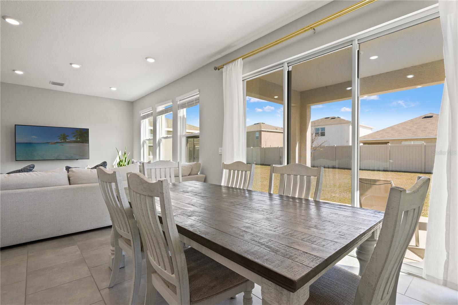 6199 WANDERING WILLOW DR — photo 4