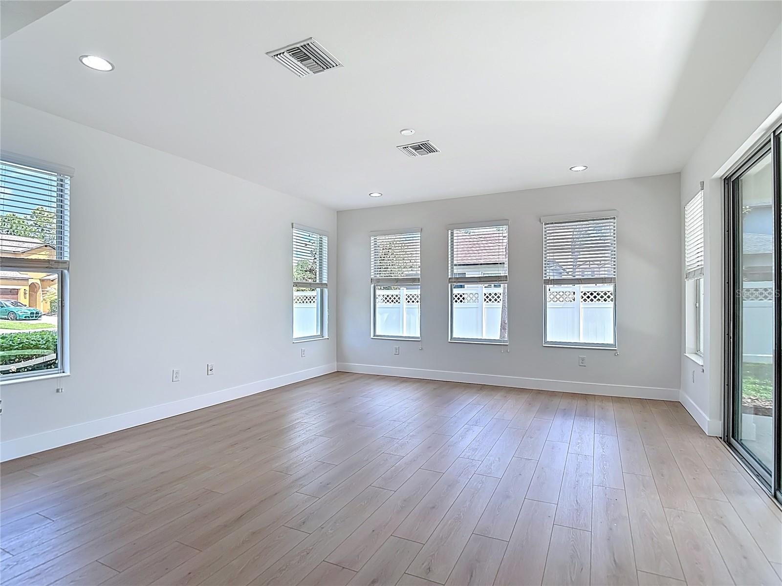 27387 CAYENNE LN — photo 32