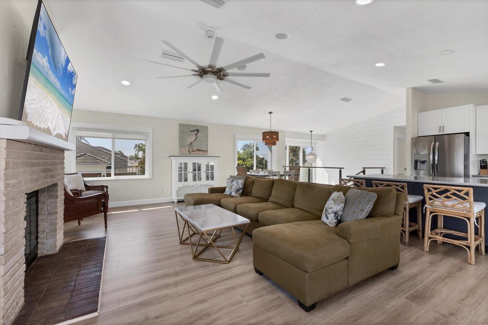 825 TARAWITT DR — photo 13