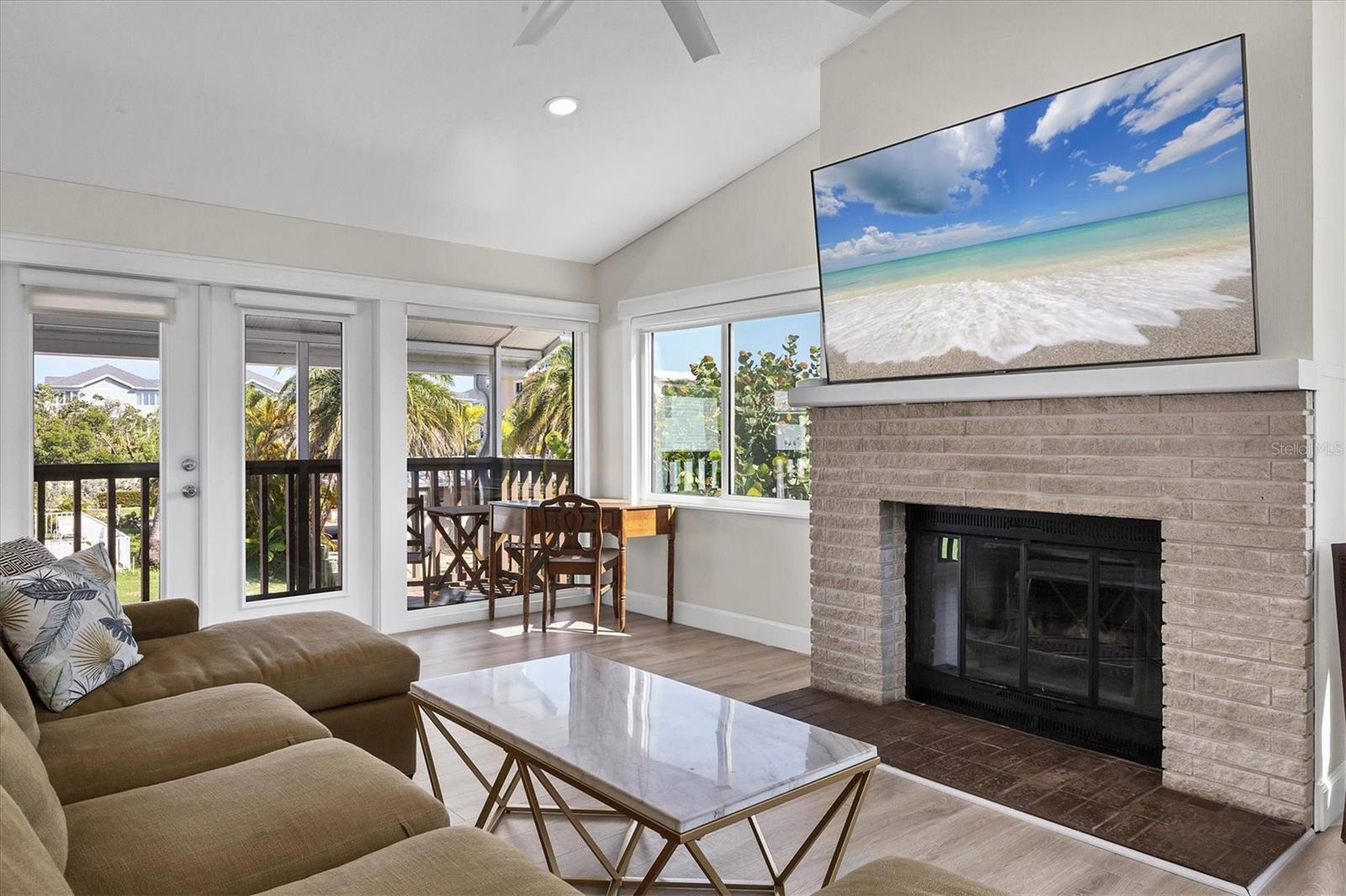 825 TARAWITT DR — photo 11