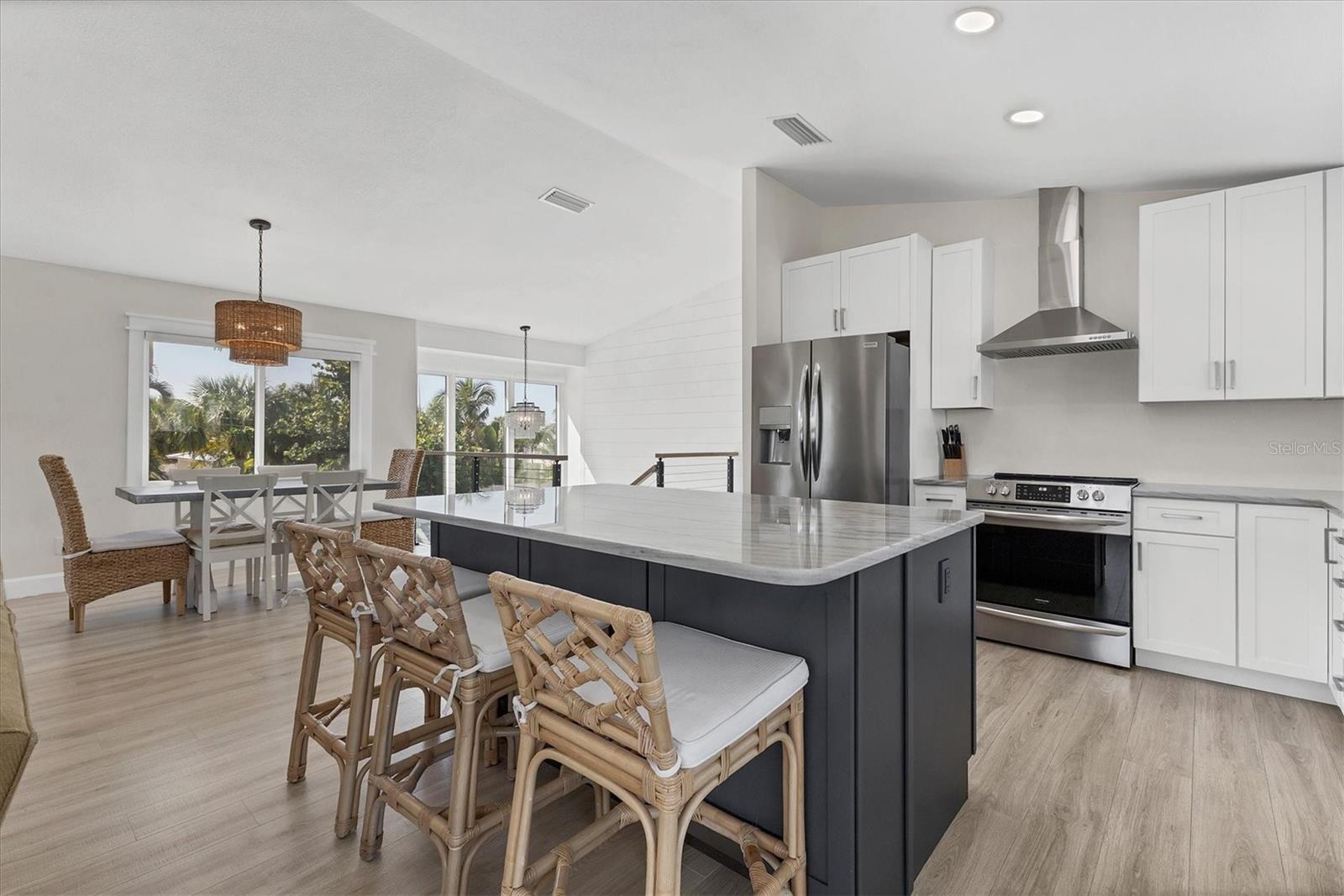 825 TARAWITT DR — photo 15