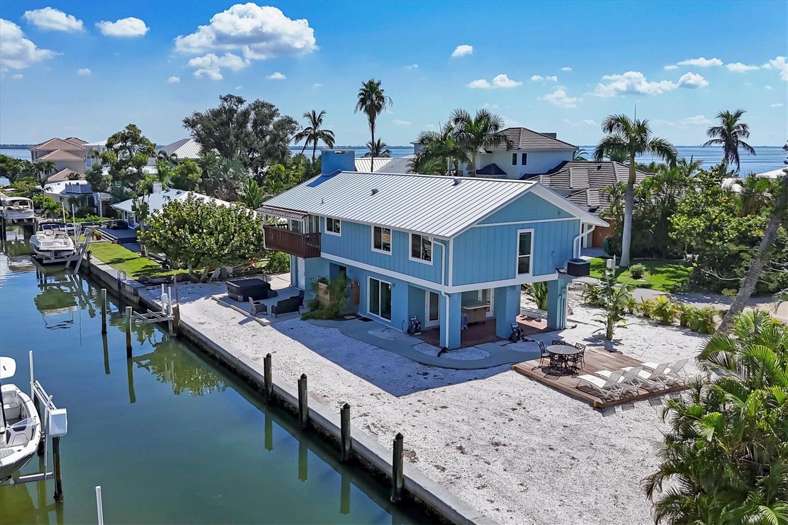 825 TARAWITT DR — photo 40