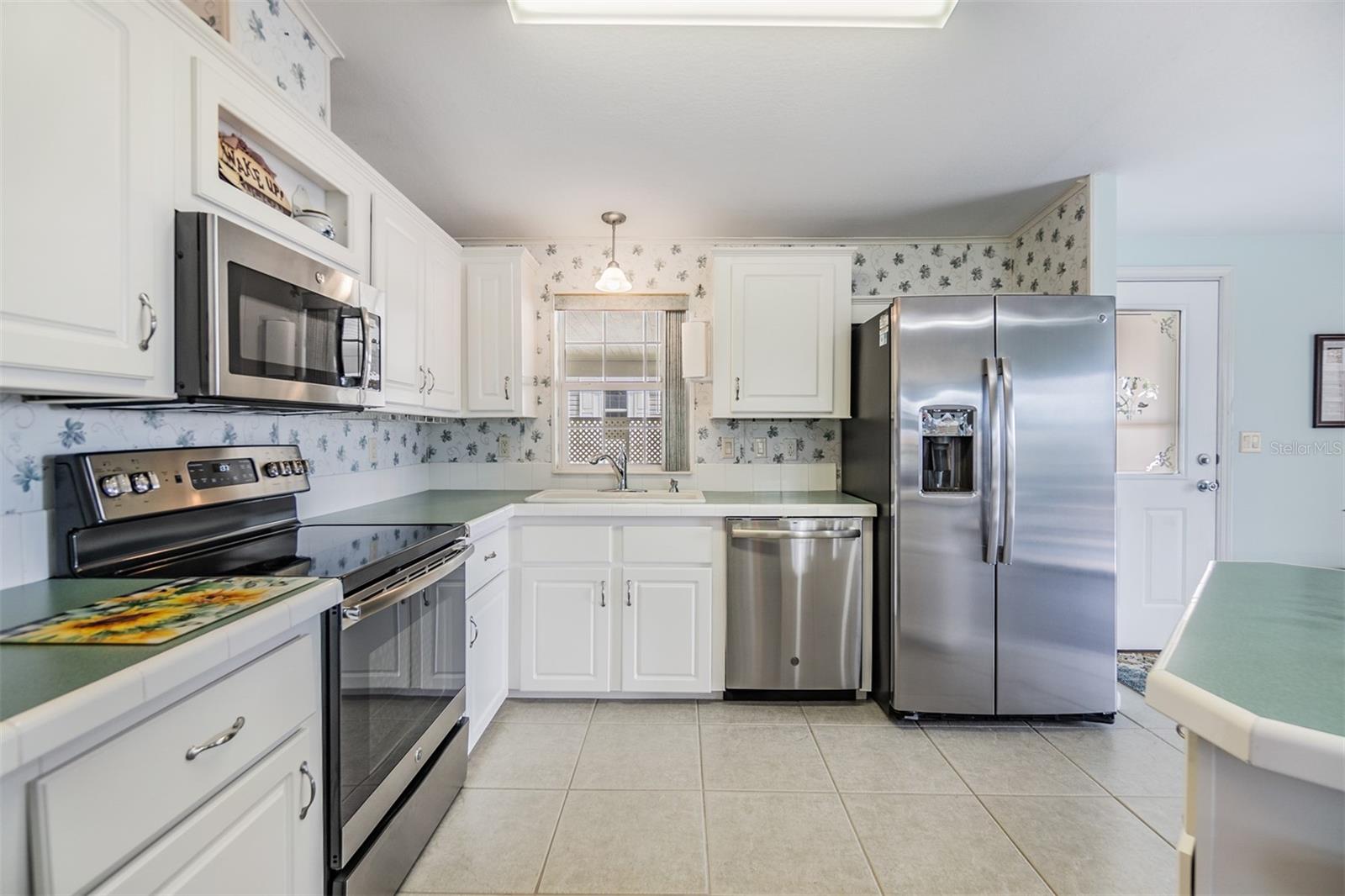 37443 GILL AVE — photo 9