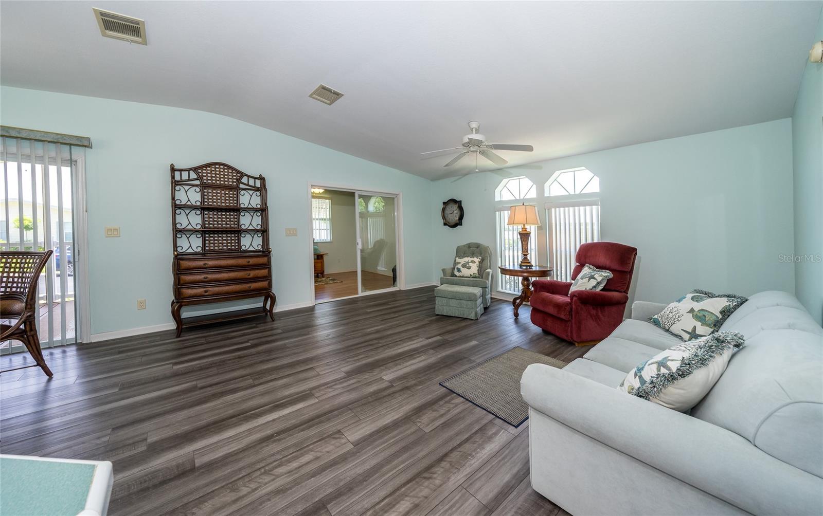 37443 GILL AVE — photo 32