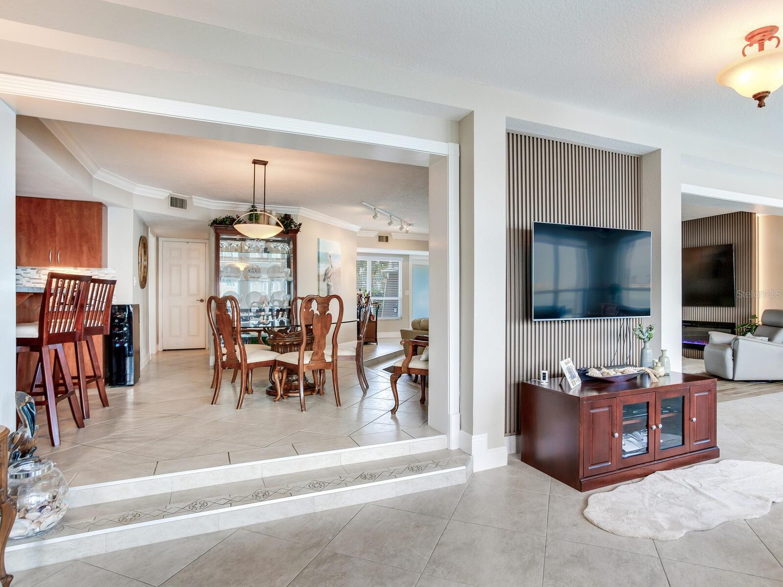 210 DOLPHIN PT #B — photo 27