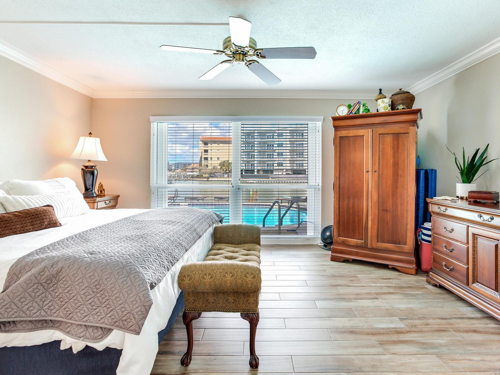 210 DOLPHIN PT #B — photo 38