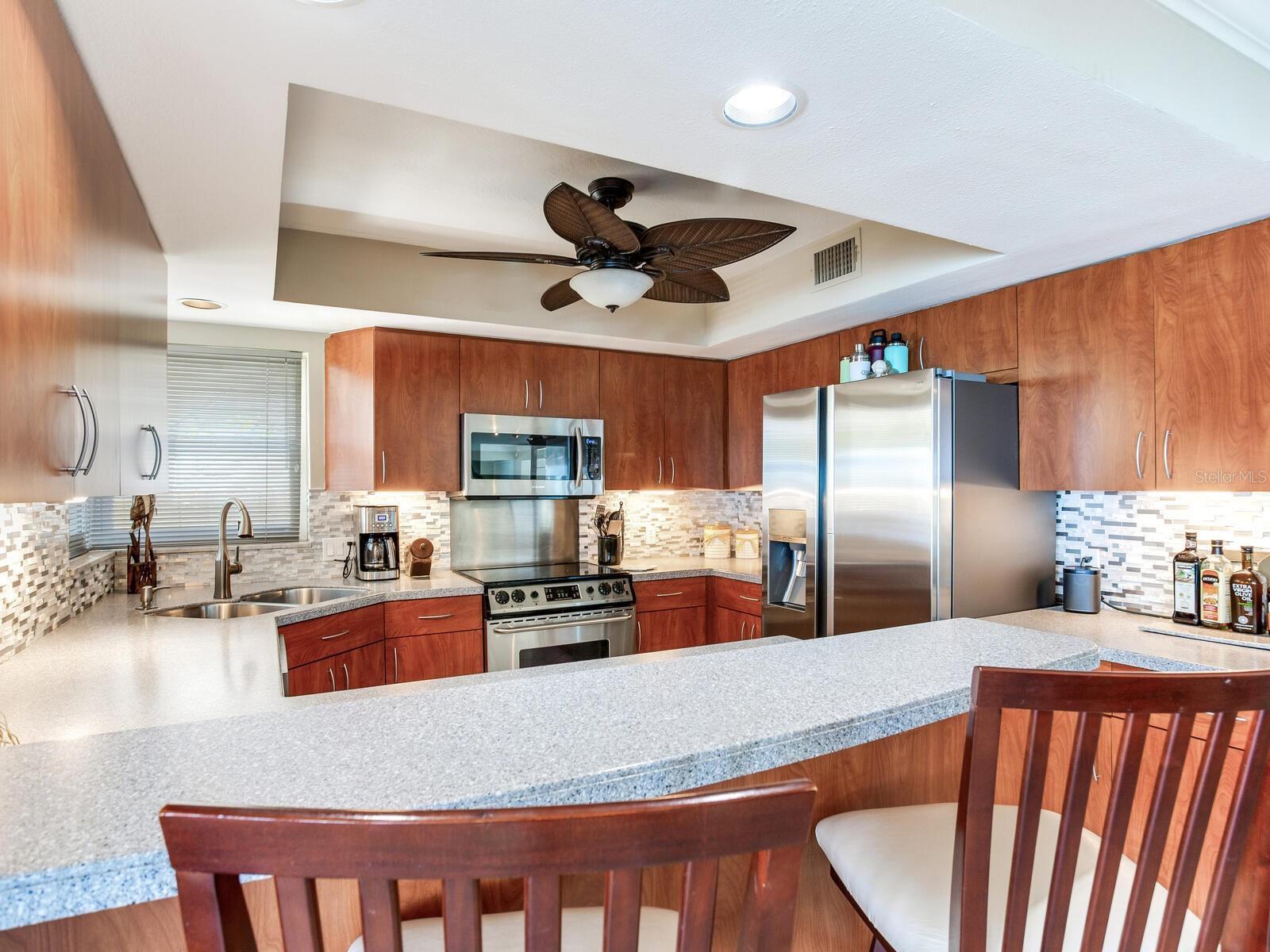 210 DOLPHIN PT #B — photo 28