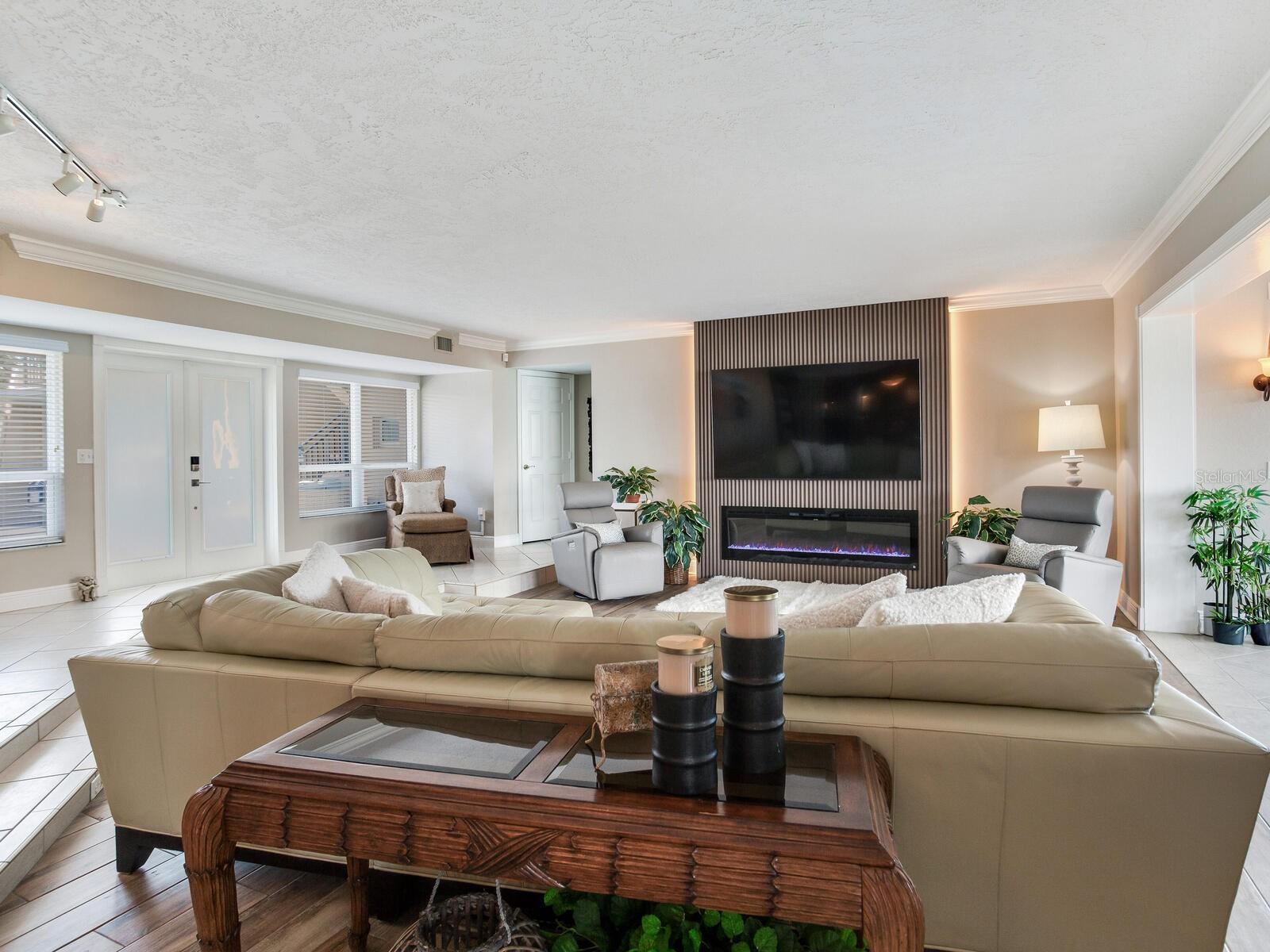 210 DOLPHIN PT #B — photo 35