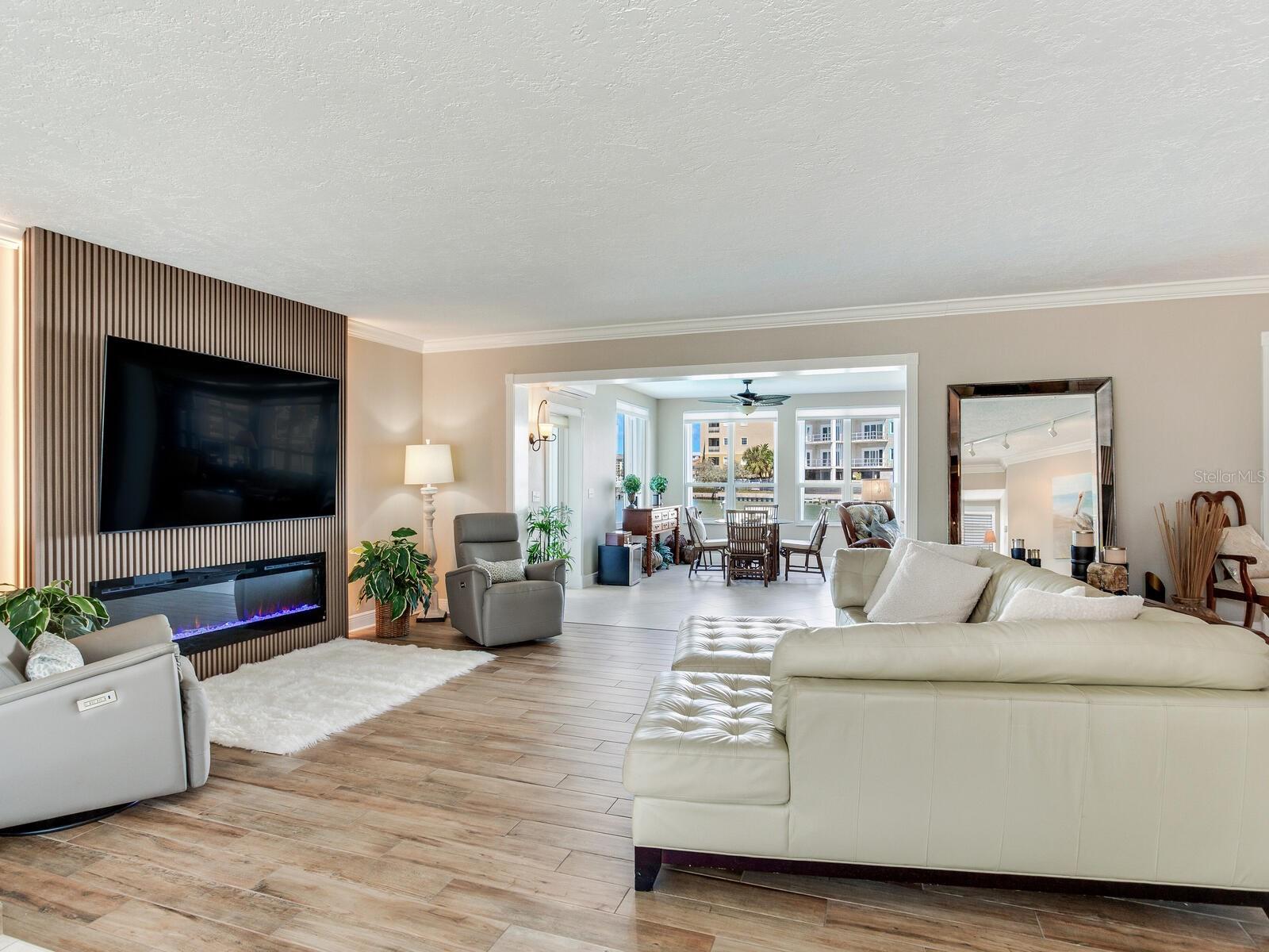 210 DOLPHIN PT #B — photo 7