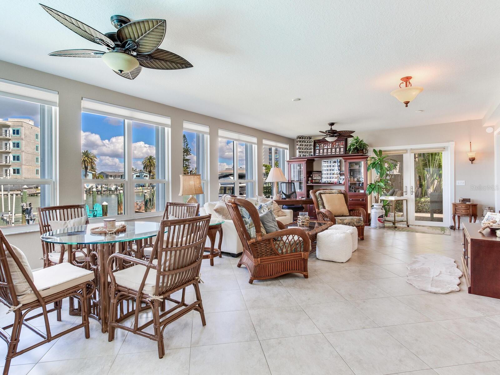 210 DOLPHIN PT #B — photo 21